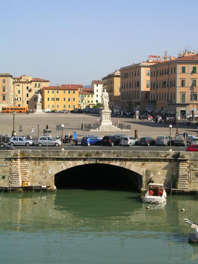 Ferienwohnung Mansarda Pieno Centro Livorno Exterior foto